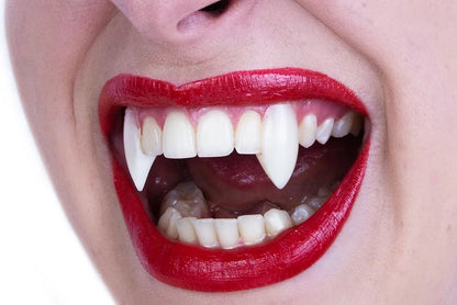 Classic Deluxe Custom Fangs - Hanging Clamshell